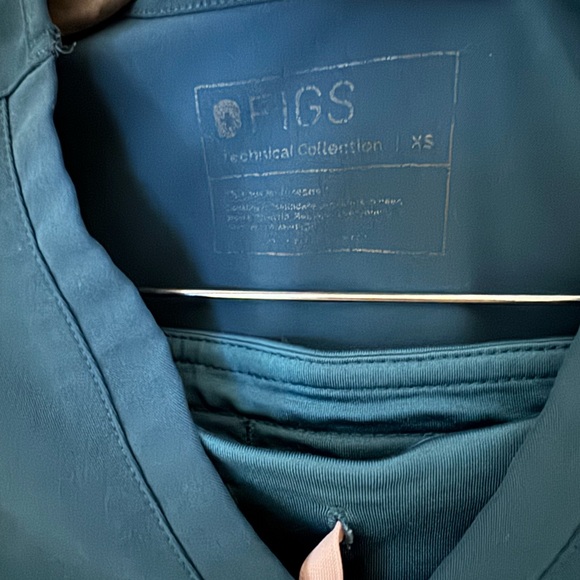 Figs scrub set xs in deep reef - Picture 2 of 4